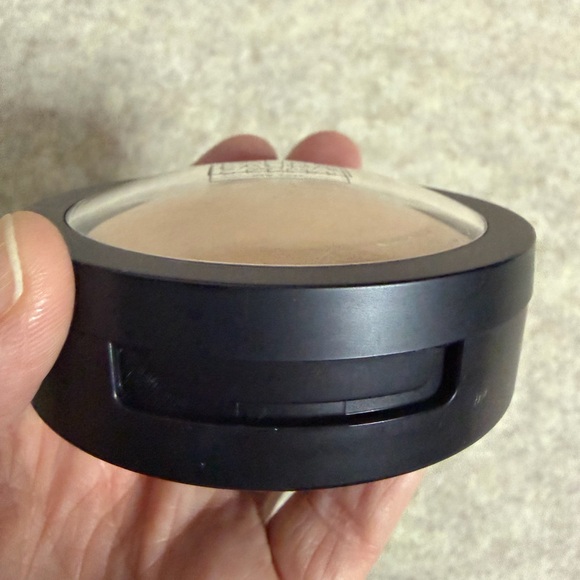 Laura Geller Double Take Baked Versatile Powder Foundation Light .35 New No Box - Picture 3 of 4